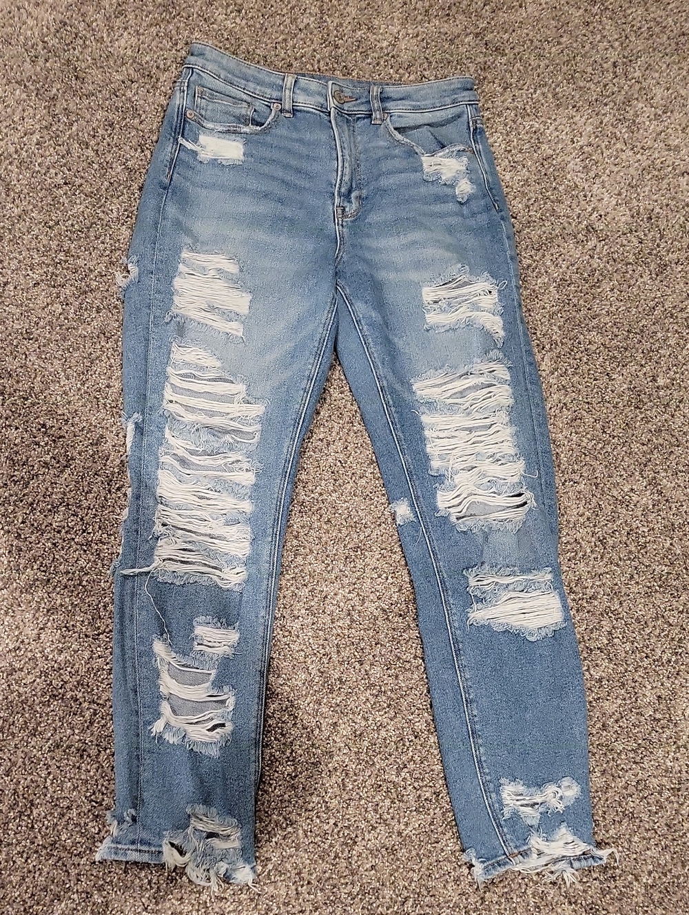 American Eagle Outfitters Light Blue Ripped Mom Jeans, Size 6 Regular